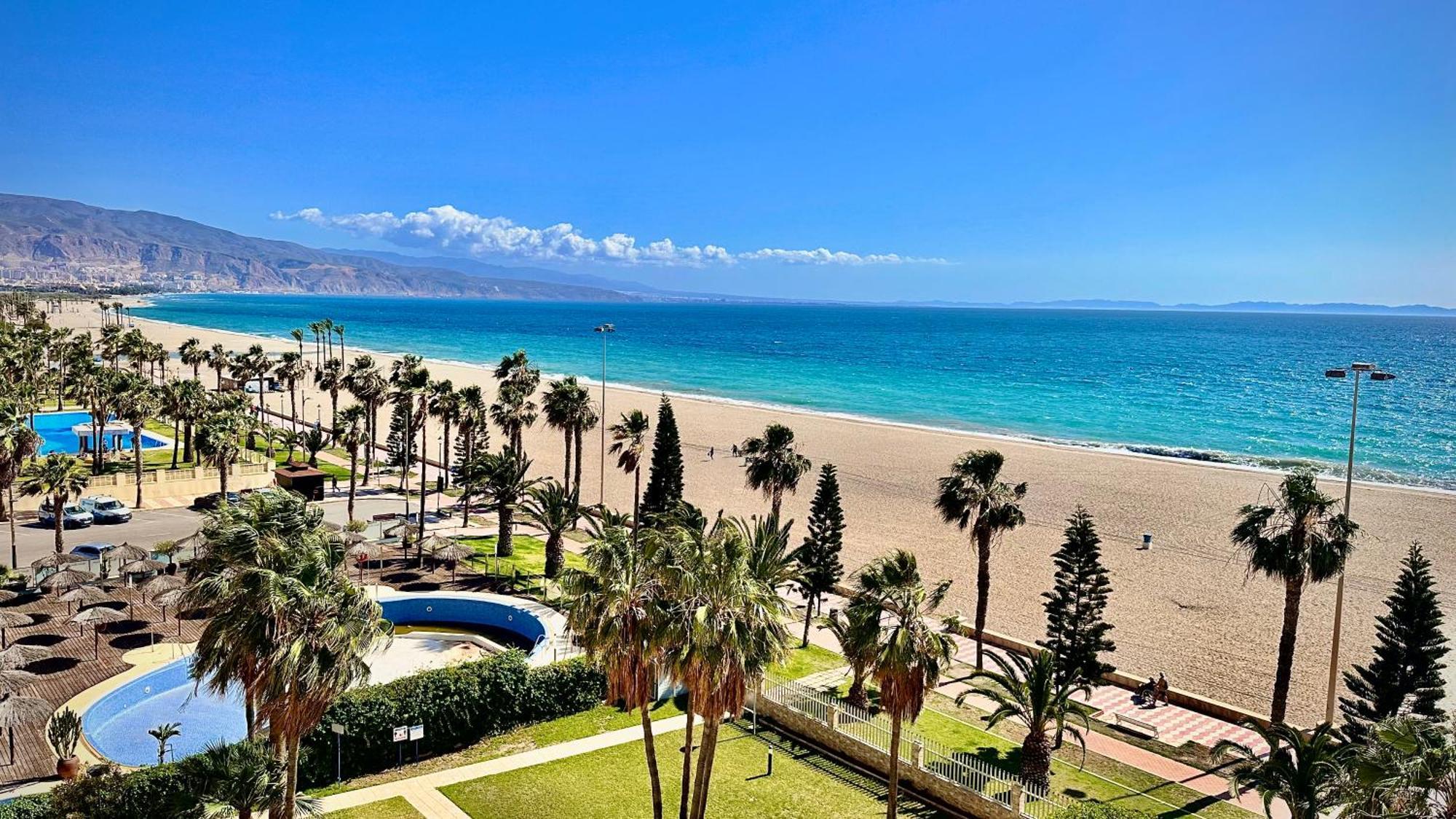 Vista Del Mar Residencial Apartment Roquetas de Mar Luaran gambar